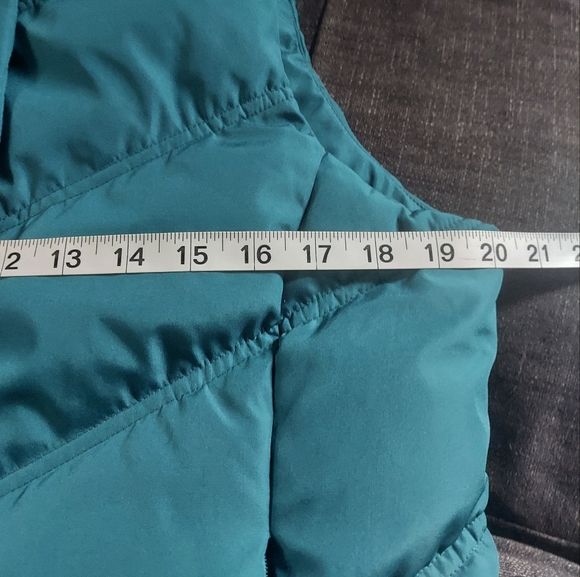 Calvin Klein down Women's Vest - Picture 3 of 15